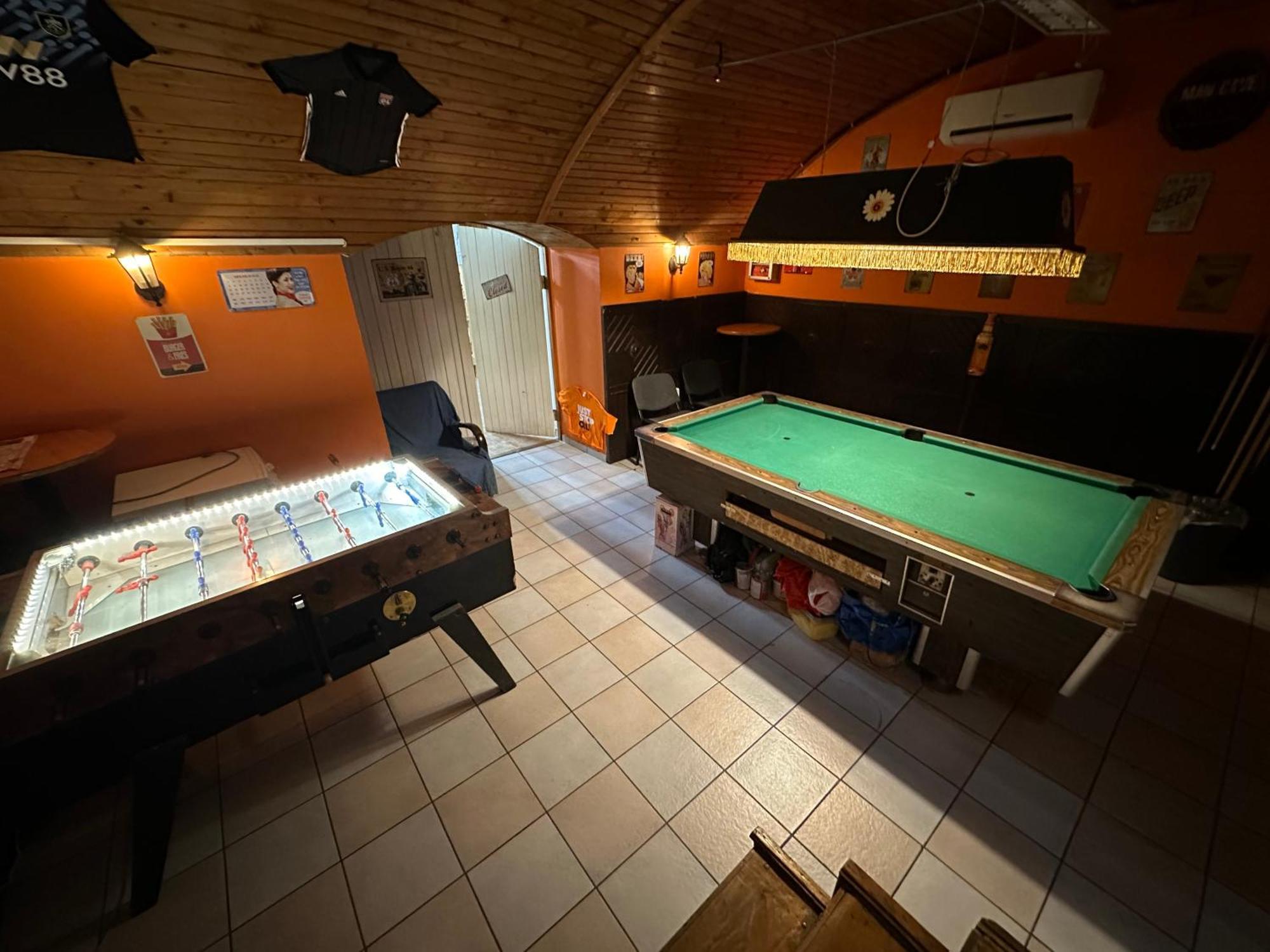 Whole Basemenet Former Pub4 Stag Do/Hen Party Budapest Eksteriør bilde